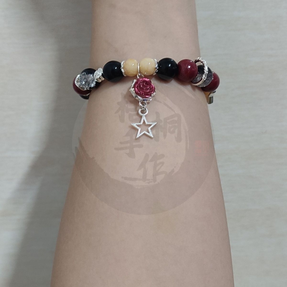 Anime The Freak Circus Armband – Cute Anime Merchandise Bewertung und Preis