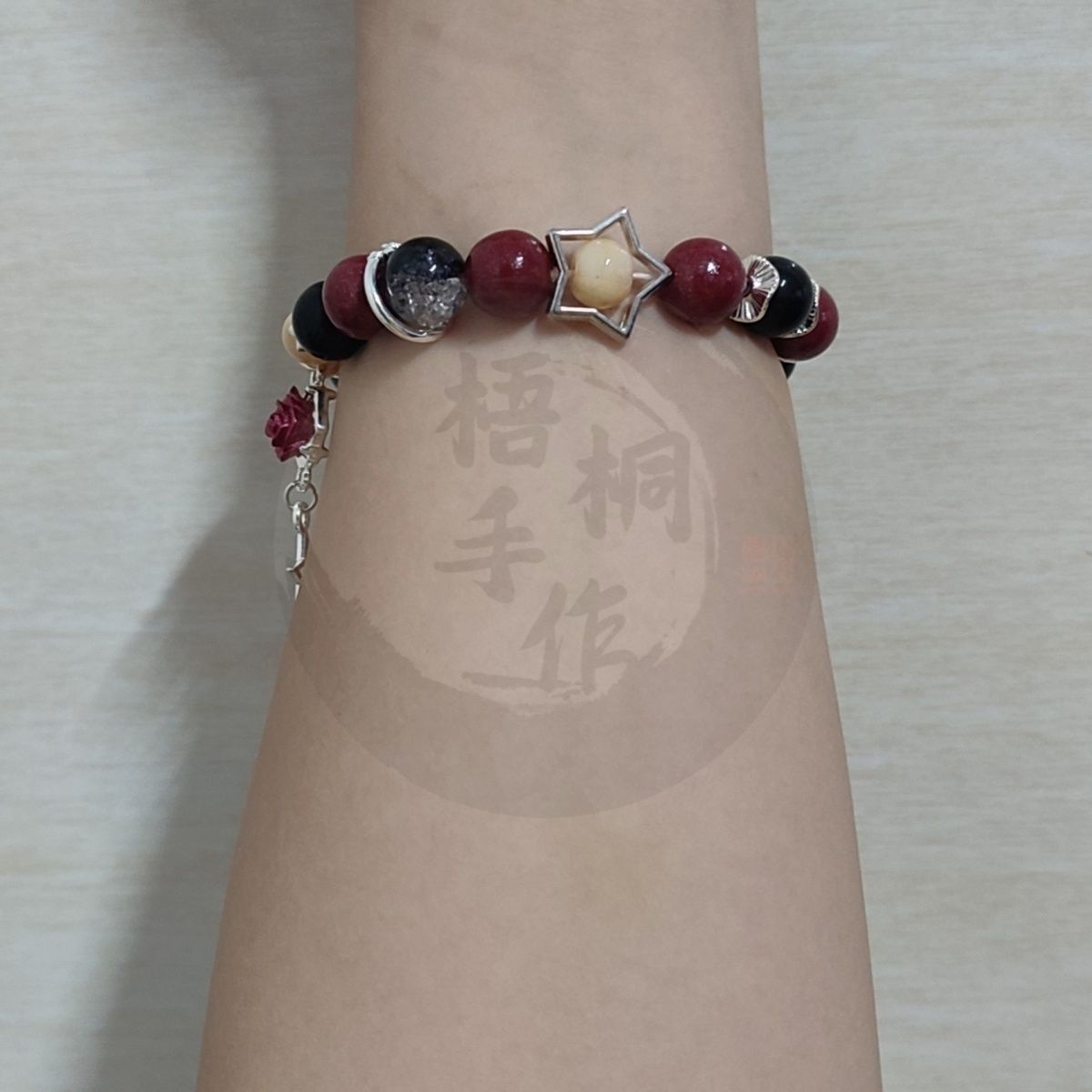 Anime The Freak Circus Armband – Cute Anime Merchandise Bewertung und Preis